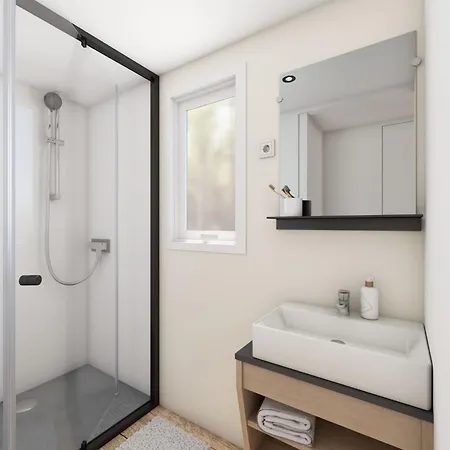 Le Clos Des Pins Kemping