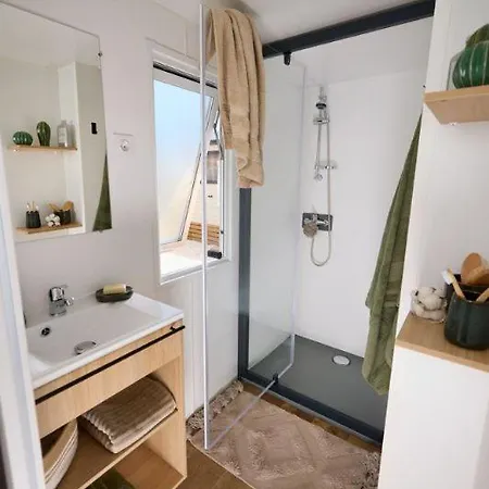 Le Clos Des Pins 4*